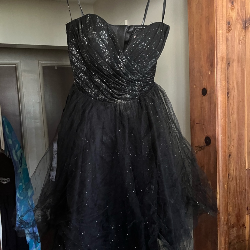 Size XS black dress